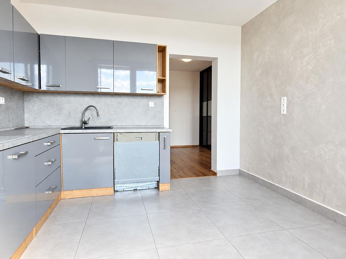 Pronájem bytu 3+1 70 m² – fotografie 3
