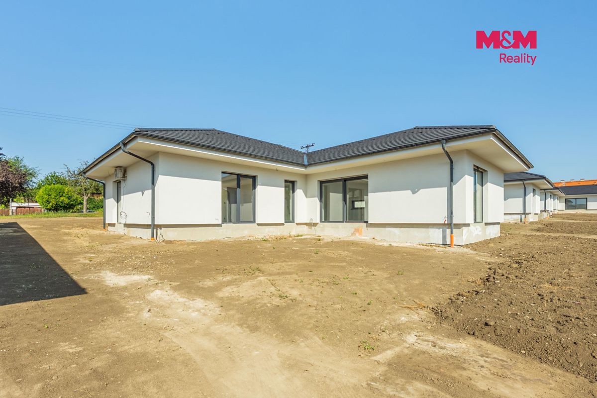 Prodej rodinného domu 143 m², pozemek 1125 m² – fotografie 3