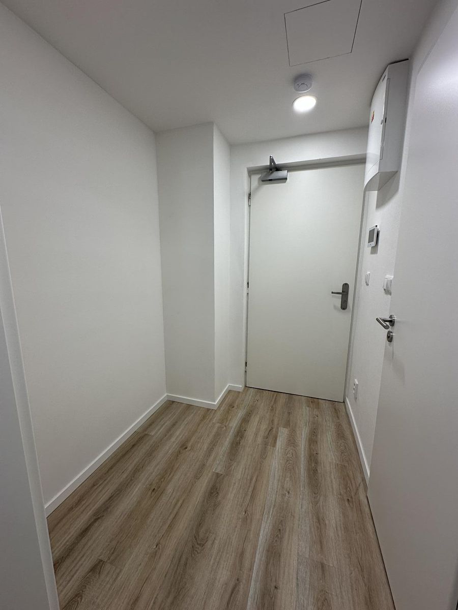 Pronájem bytu 1+kk 24 m² – fotografie 3