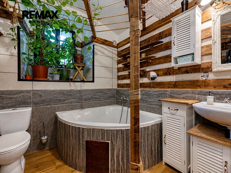 Комерційне приміщення на продаж, 200 м² (26 з 27)