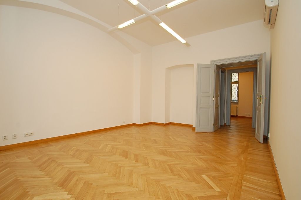 Pronájem kanceláře 164 m² – fotografie 5