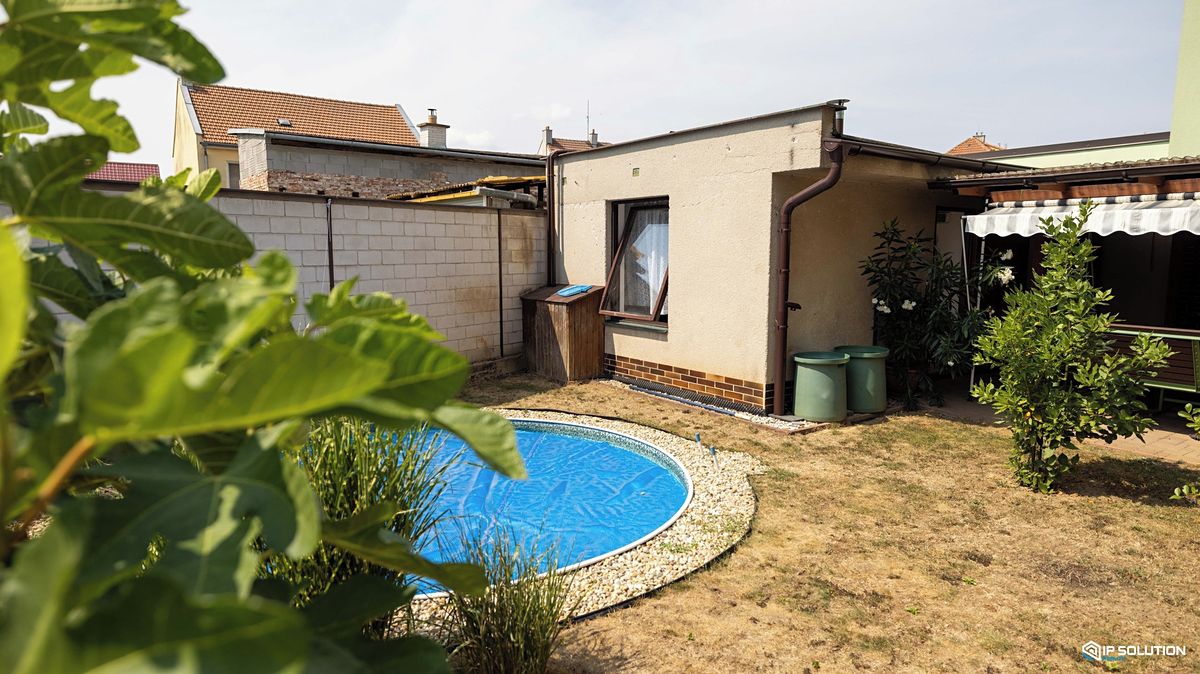 Prodej rodinného domu 287 m², pozemek 387 m² – fotografie 2