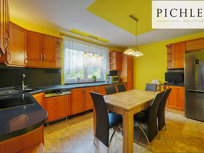 Prodej rodinného domu 330 m², pozemek 1823 m², Nekvasovy – náhled fotky 3