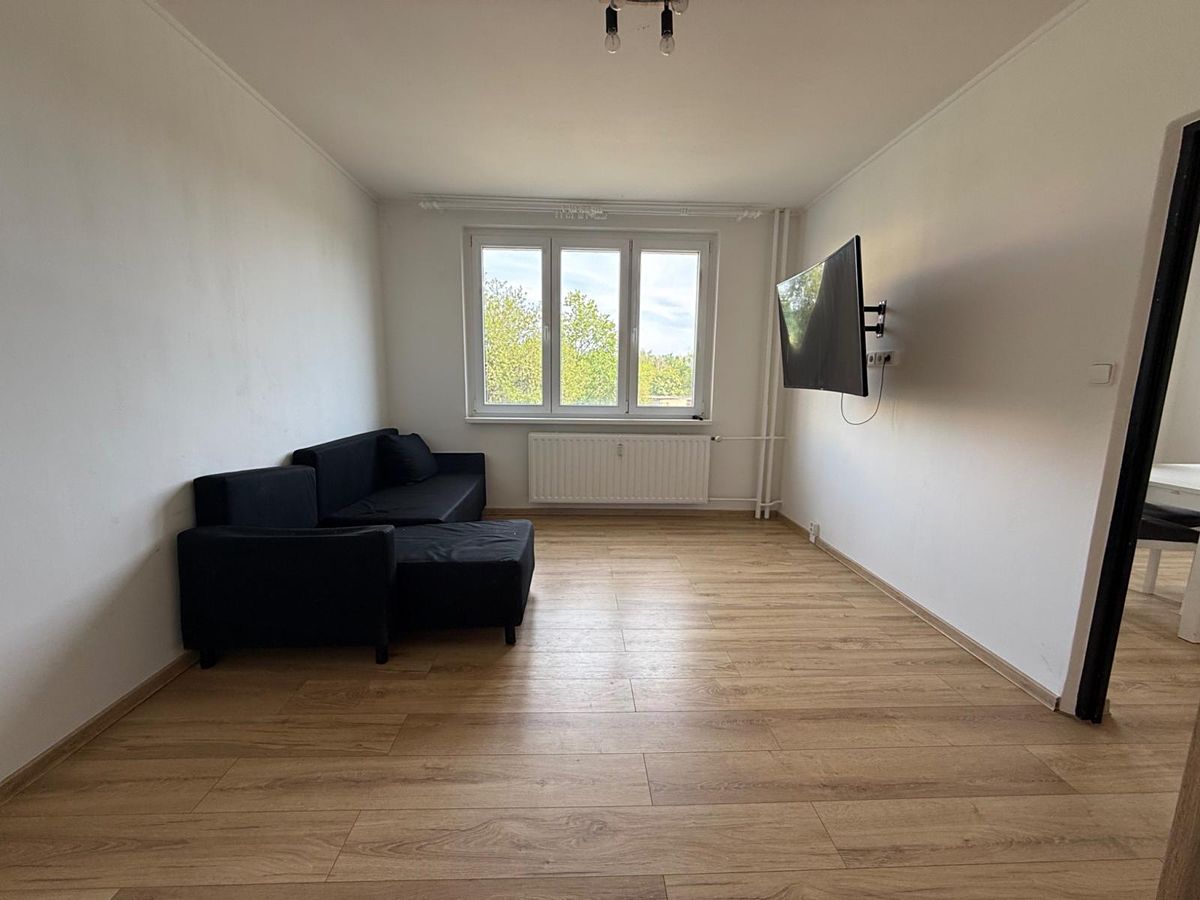 Pronájem bytu 1+1 35 m² – fotografie 3