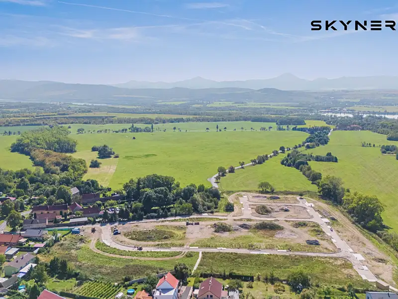 Prodej stavebního pozemku 1015 m², Krupka – náhled fotky 2