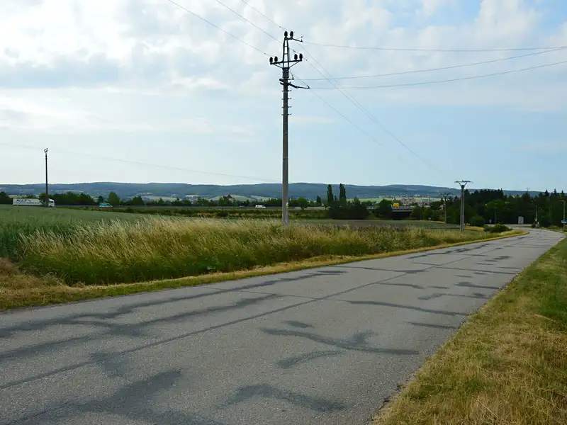 Prodej pole 1002 m², Rousínov – náhled fotky 2