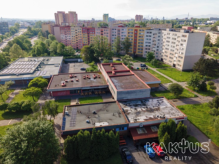 Комерційне приміщення на продаж, 1 500 м² (8 з 23)