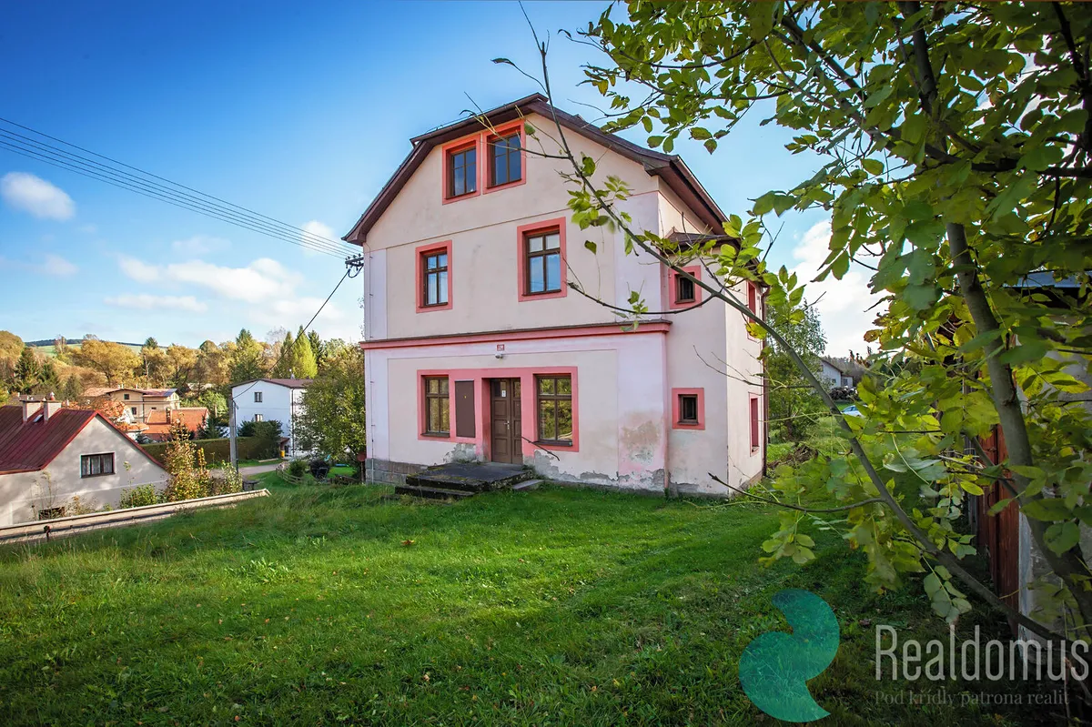 Prodej vícegeneračního domu 204 m², pozemek 1296 m²