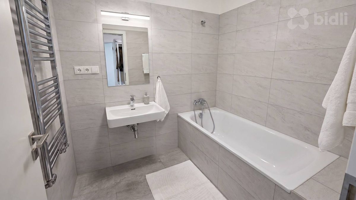 Pronájem bytu 2+kk 66 m² – fotografie 4