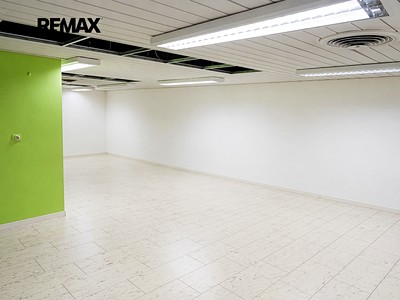 Комерційне приміщення в оренду, 865 м² (3 з 38)