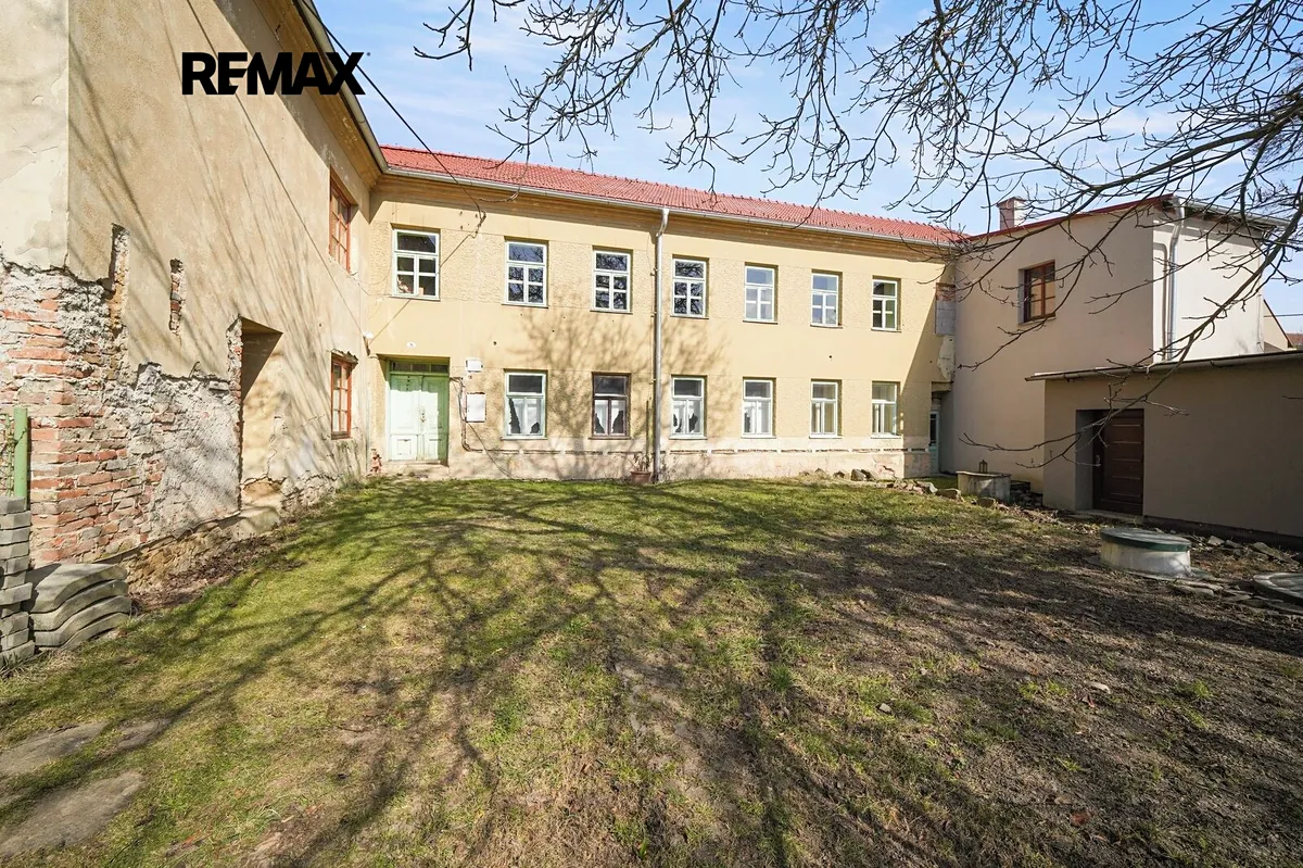 Prodej rodinného domu 406 m², pozemek 757 m²