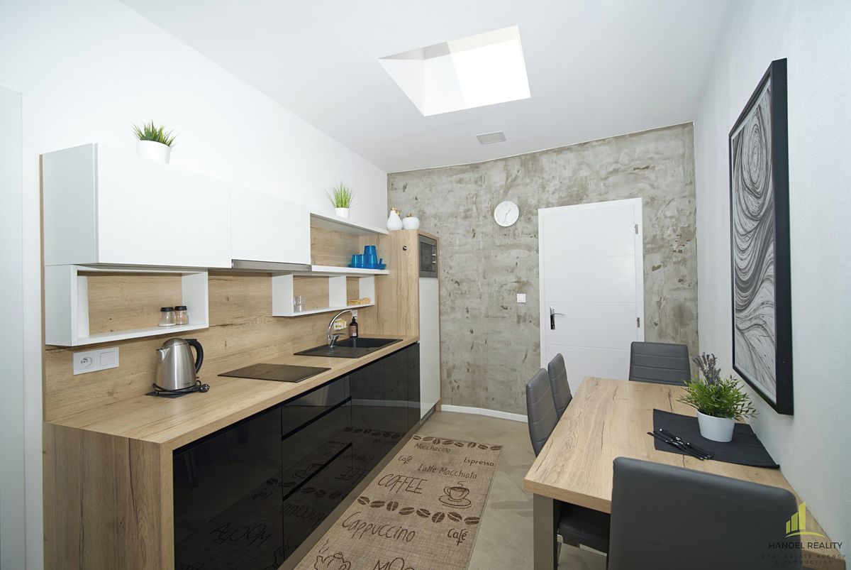 Prodej vily 365 m², pozemek 1350 m² – fotografie 3