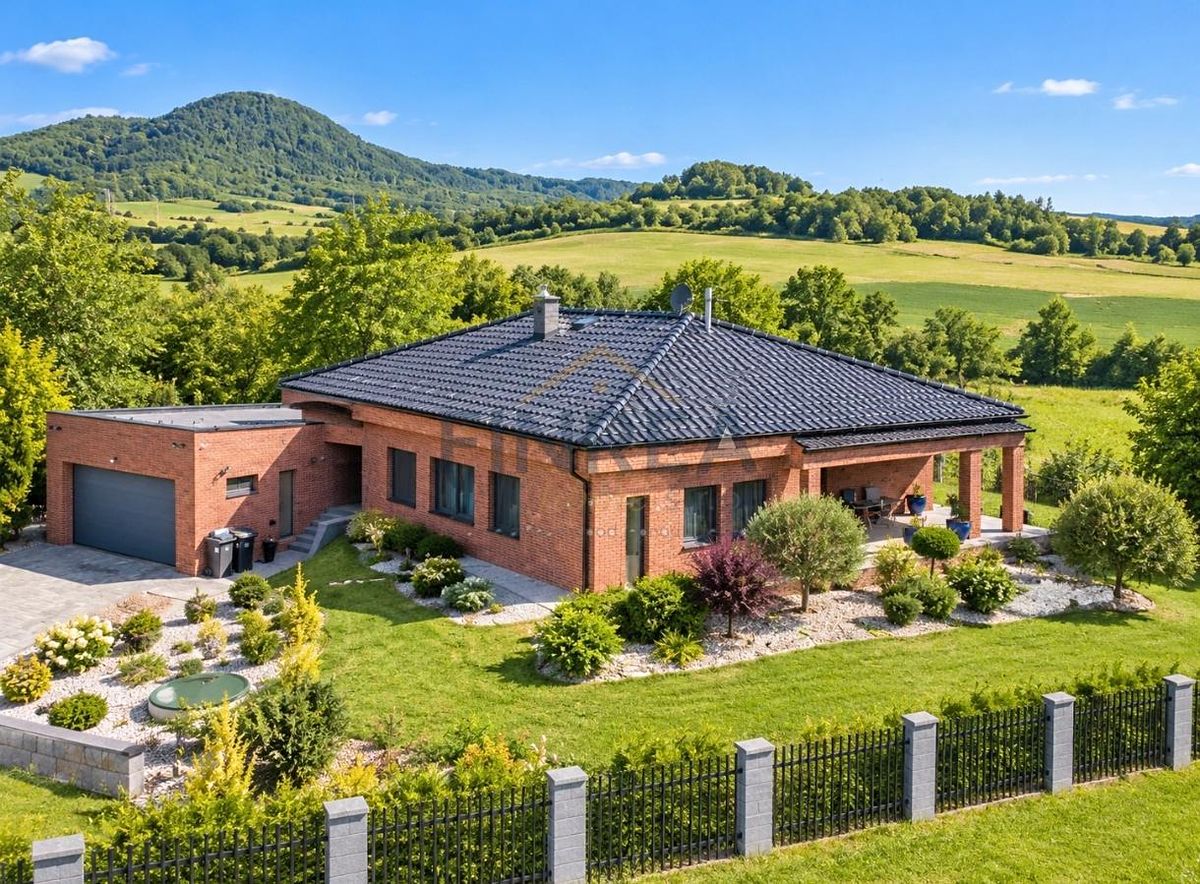 Prodej rodinného domu 180 m², pozemek 1464 m² – fotografie 3