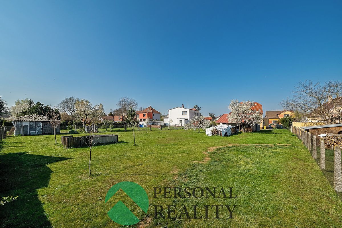 Prodej stavebního pozemku 766 m² – fotografie 2