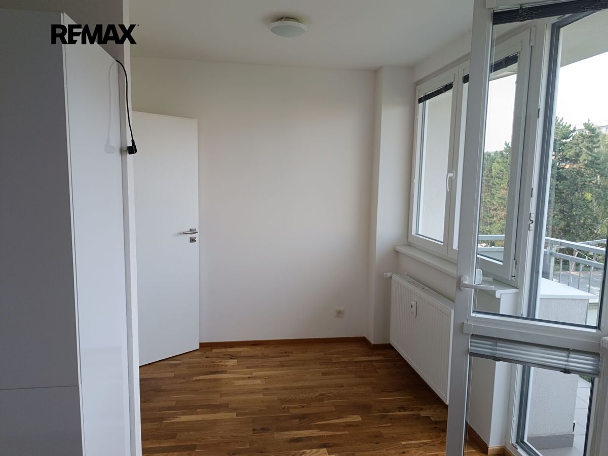 Pronájem bytu 2+1 70 m² – fotografie 4