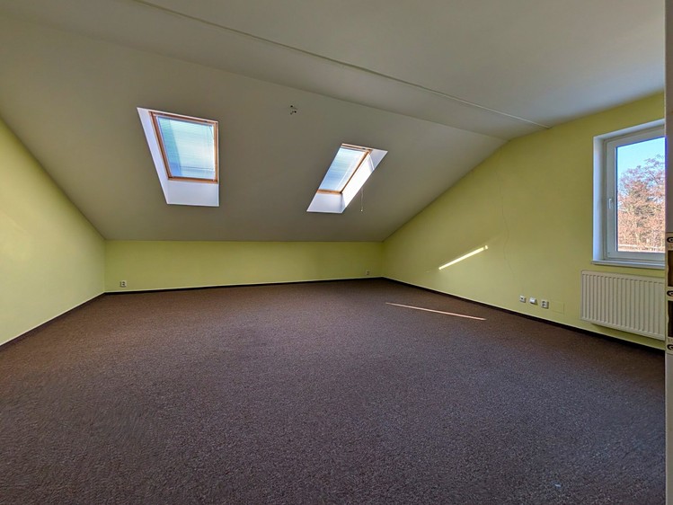 Комерційне приміщення на продаж, 1 500 м² (19 з 39)