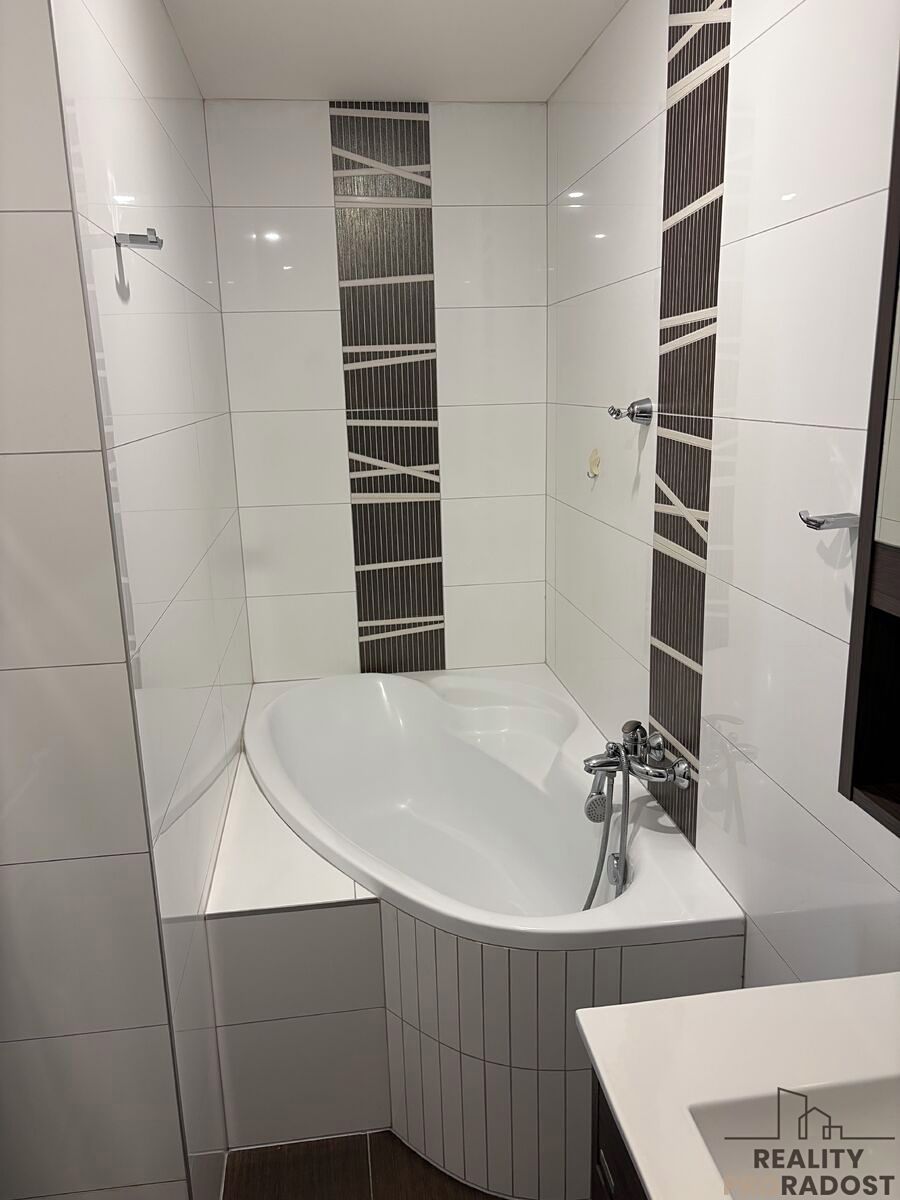 Pronájem bytu 3+kk 78 m² – fotografie 5