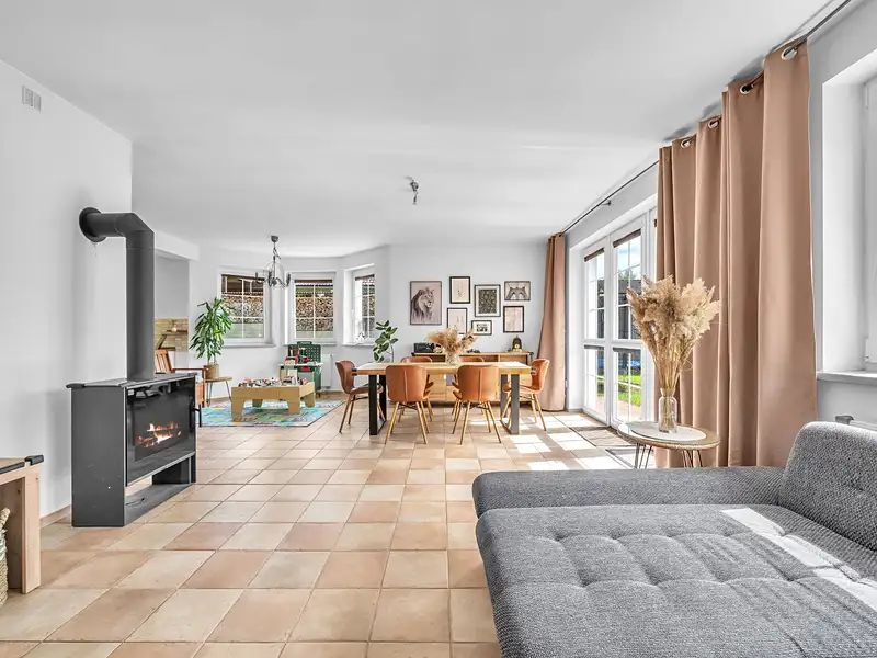 Prodej rodinného domu 139 m², pozemek 535 m², Mladé Buky – náhled fotky 2