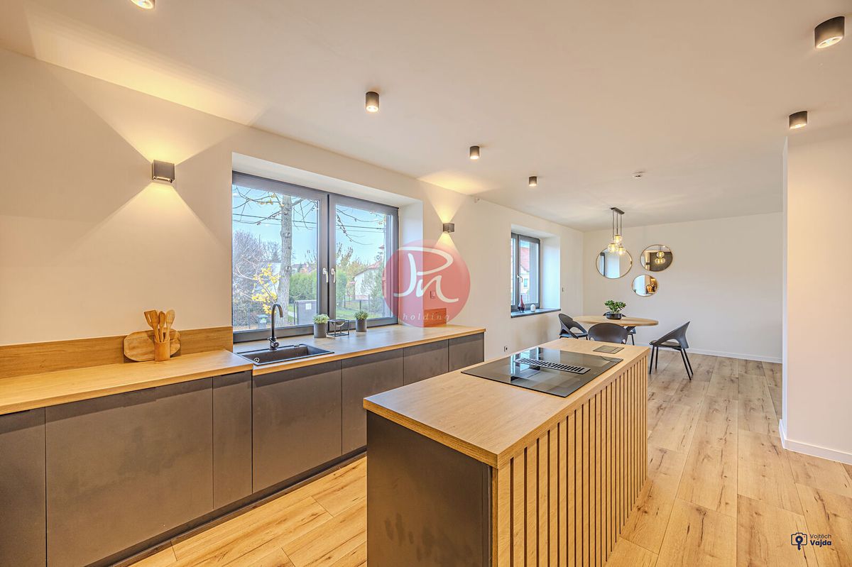 Pronájem rodinného domu 194 m², pozemek 1000 m² – fotografie 4