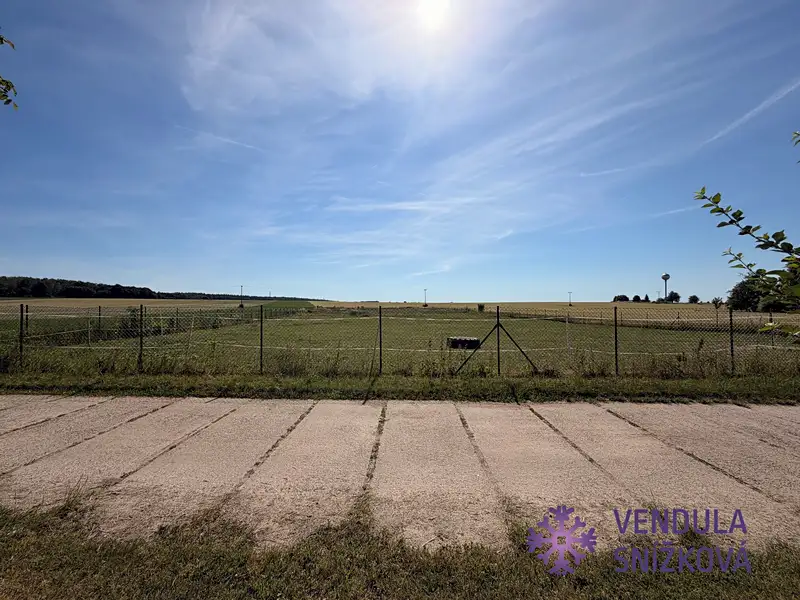 Prodej pole 5343 m², Dobrovice – náhled fotky 3