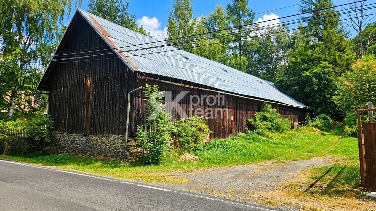 Prodej rodinného domu 157 m², pozemek 5522 m²