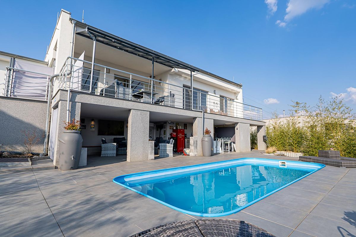 Prodej vily 140 m², pozemek 663 m² – fotografie 3