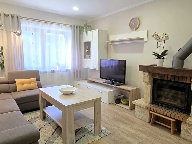 Prodej rodinného domu 165 m², pozemek 932 m², Tachov – náhled fotky 2