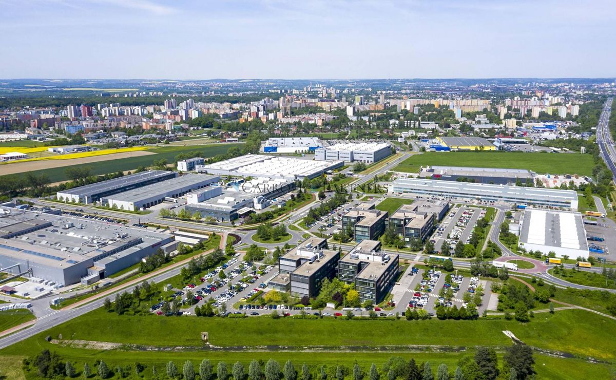 Pronájem skladového prostoru 1500 m²