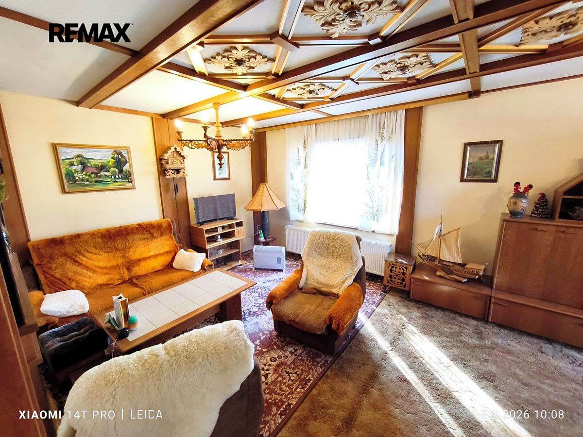 Prodej rodinného domu 200 m², pozemek 579 m² – fotografie 3