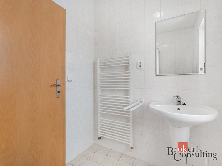 Квартира 1+kk в оренду, 18 м² (3 з 8)