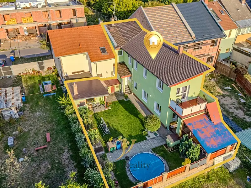 Prodej rodinného domu 222 m², pozemek 328 m²