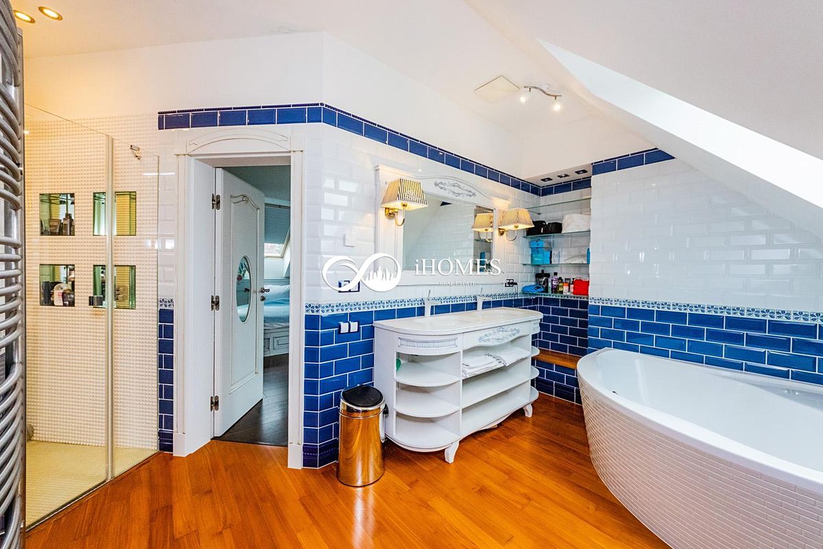 Prodej vícegeneračního domu 484 m², pozemek 5684 m² – fotografie 5