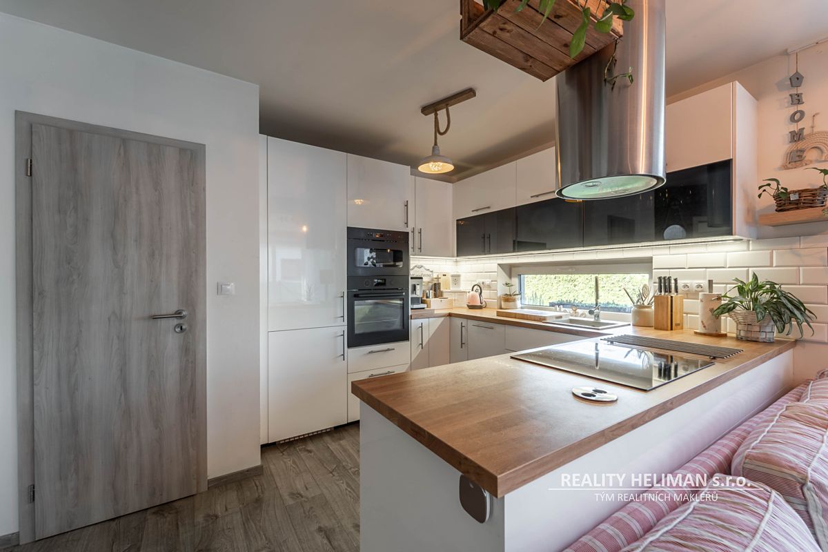 Prodej rodinného domu 130 m², pozemek 749 m² – fotografie 5
