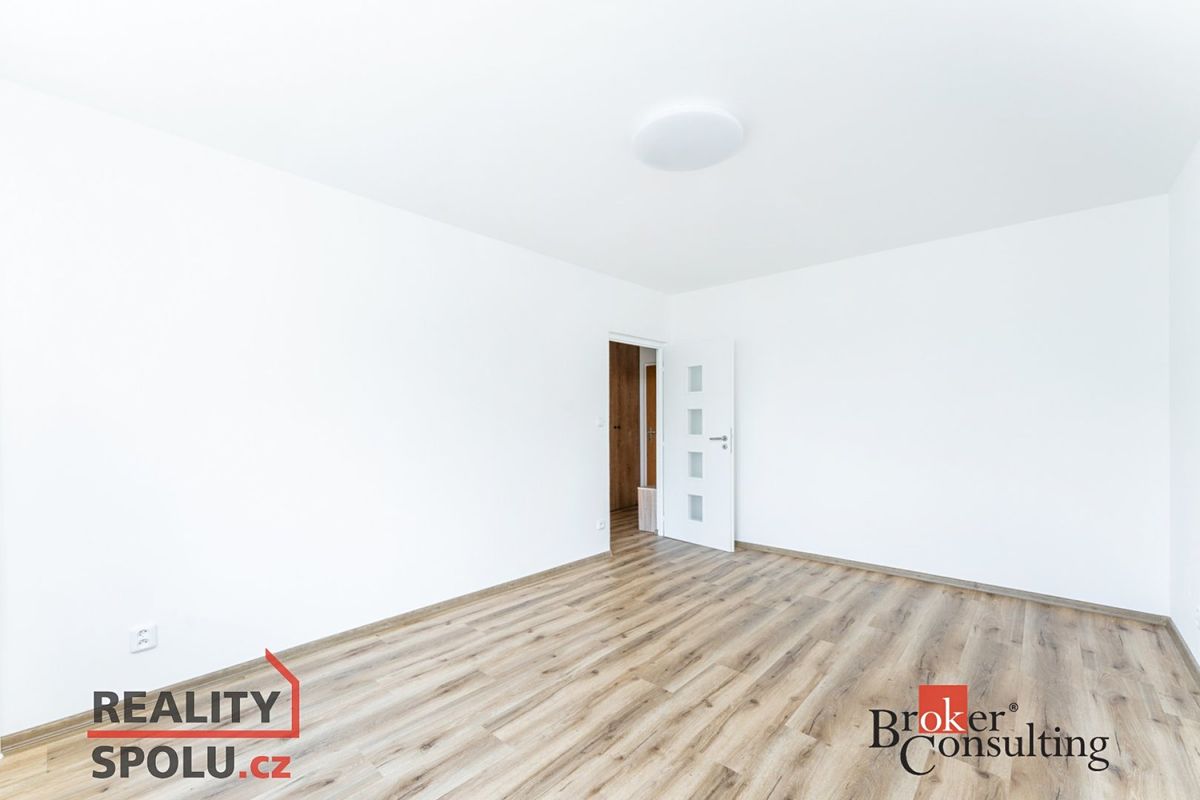 Pronájem bytu 1+1 36 m² – fotografie 4