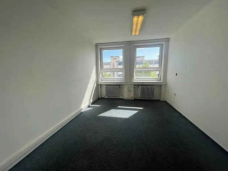Pronájem kanceláře 17 m², České Budějovice – náhled fotky 1