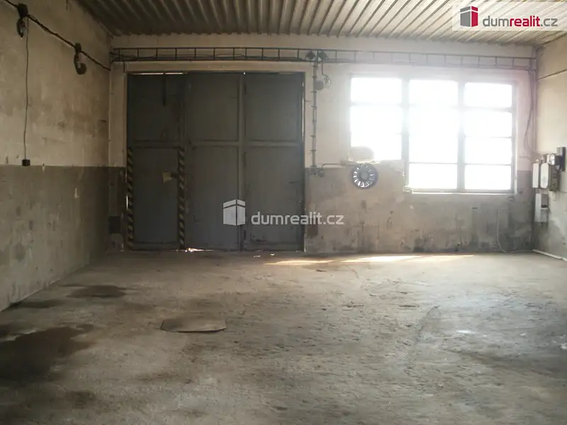 Pronájem garáže 100 m², Branky – náhled fotky 3