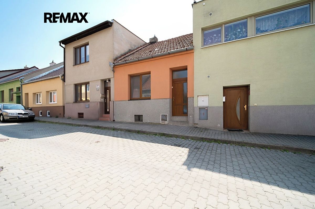 Prodej rodinného domu 80 m², pozemek 93 m² – fotografie 2