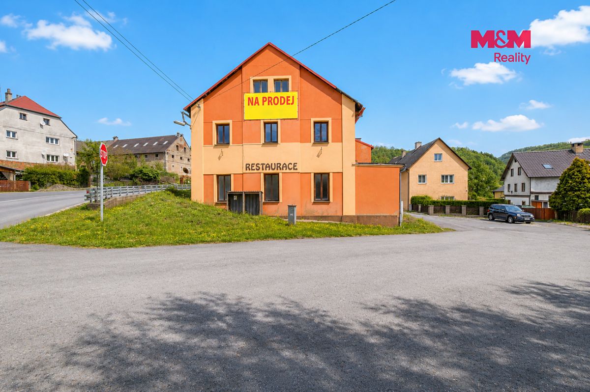 Prodej rodinného domu 500 m², pozemek 857 m² – fotografie 2
