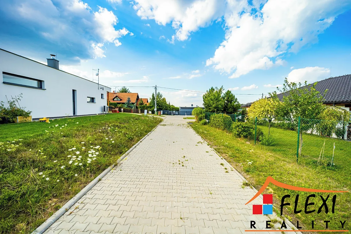 Prodej stavebního pozemku 1403 m²
