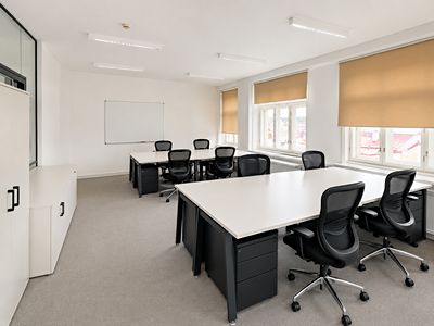 Pronájem kanceláře 468 m²