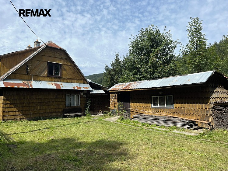 Haus zum Kauf, 745 m² (1 von 40)