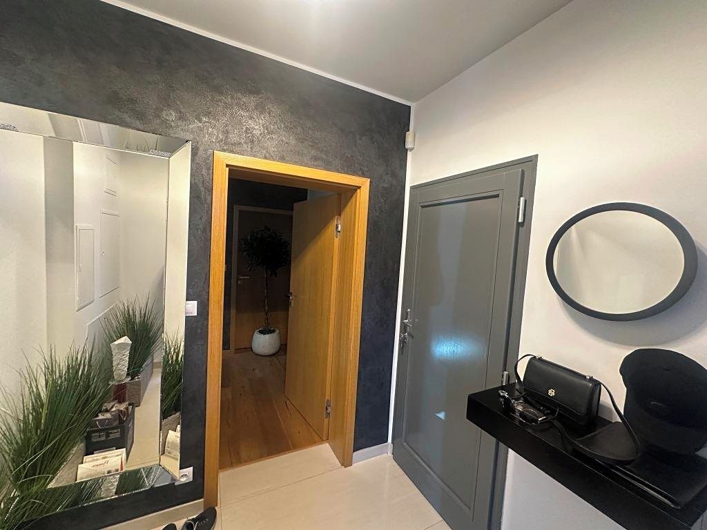 Prodej rodinného domu 216 m², pozemek 479 m² – fotografie 3