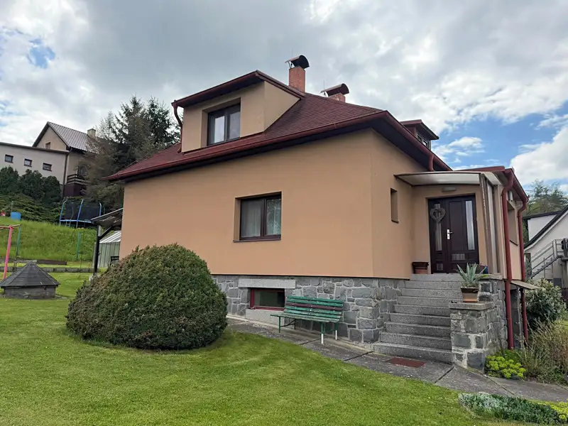 Prodej rodinného domu 160 m², pozemek 736 m², Sázava – náhled fotky 2