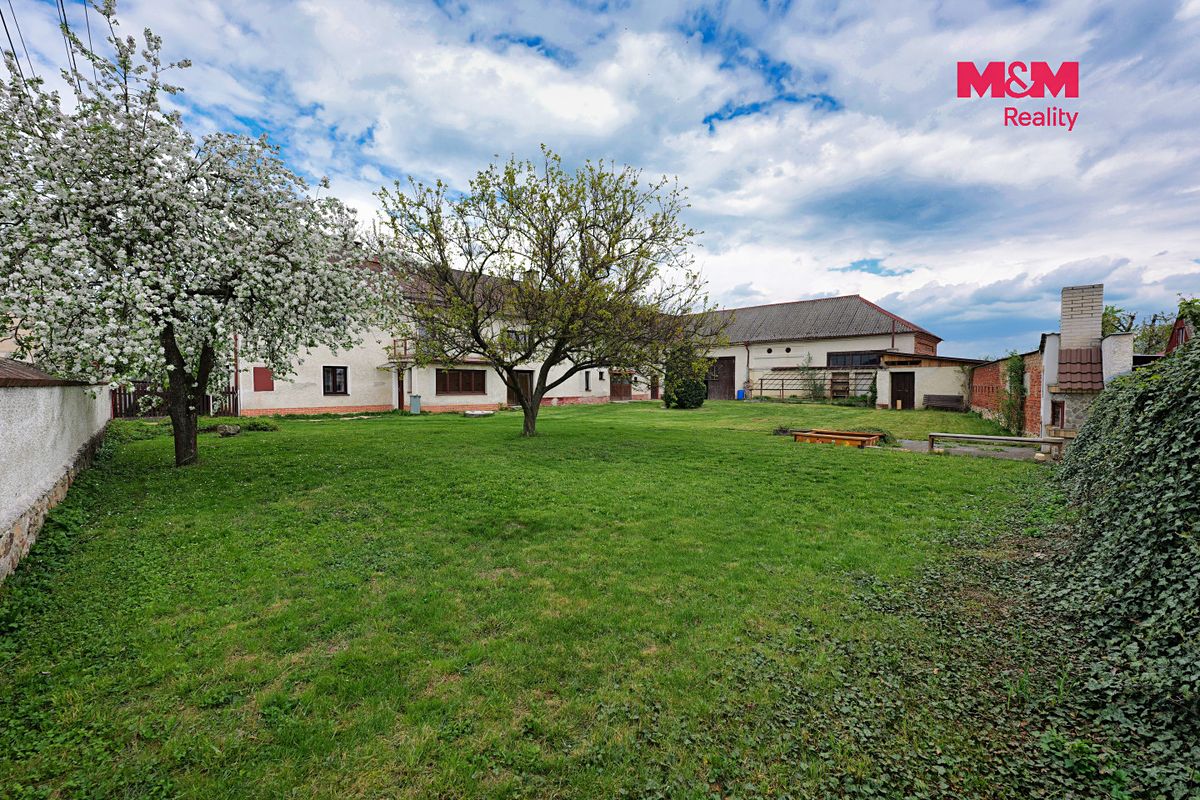 Prodej rodinného domu 170 m², pozemek 2299 m² – fotografie 2