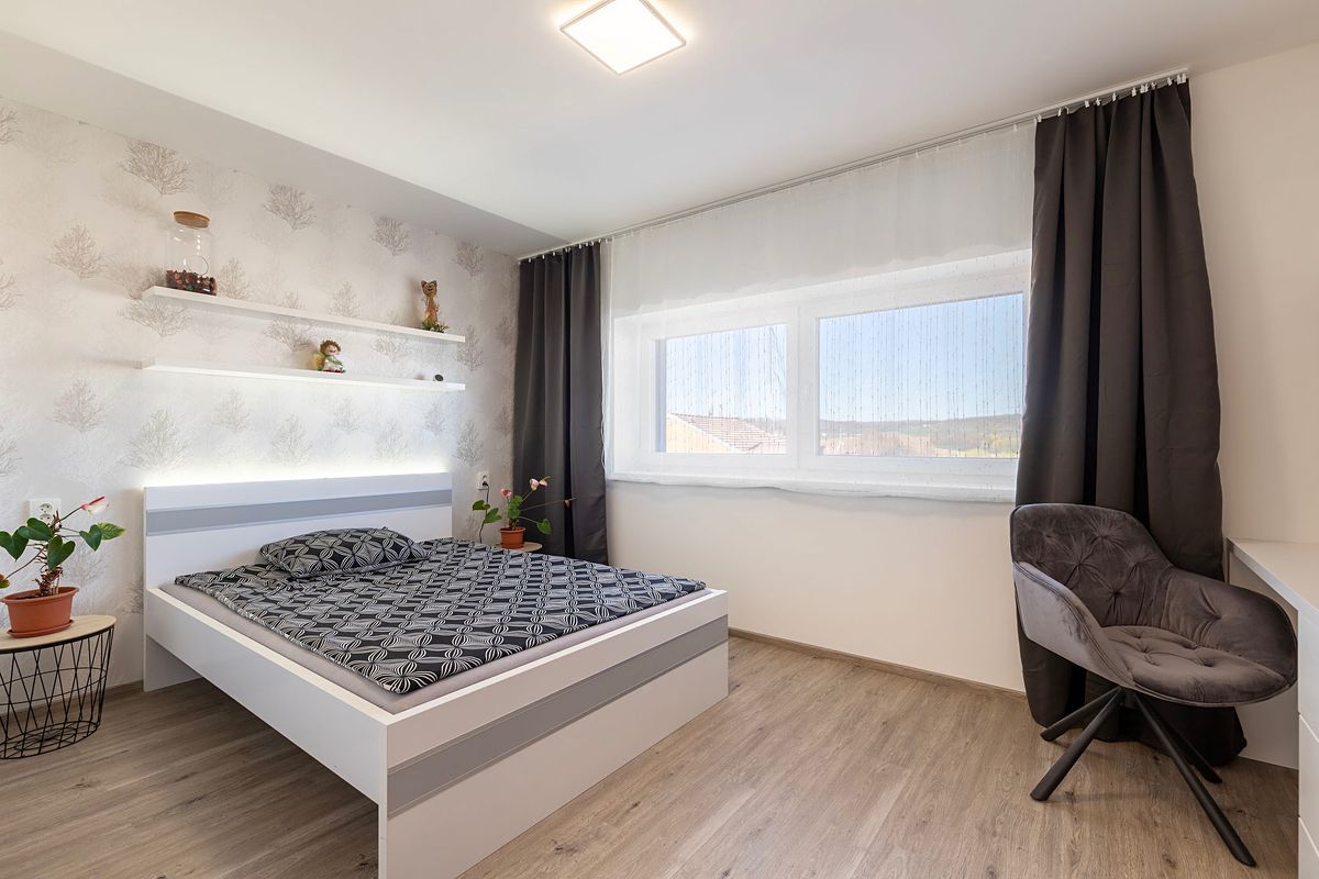 Prodej rodinného domu 146 m², pozemek 282 m² – fotografie 2
