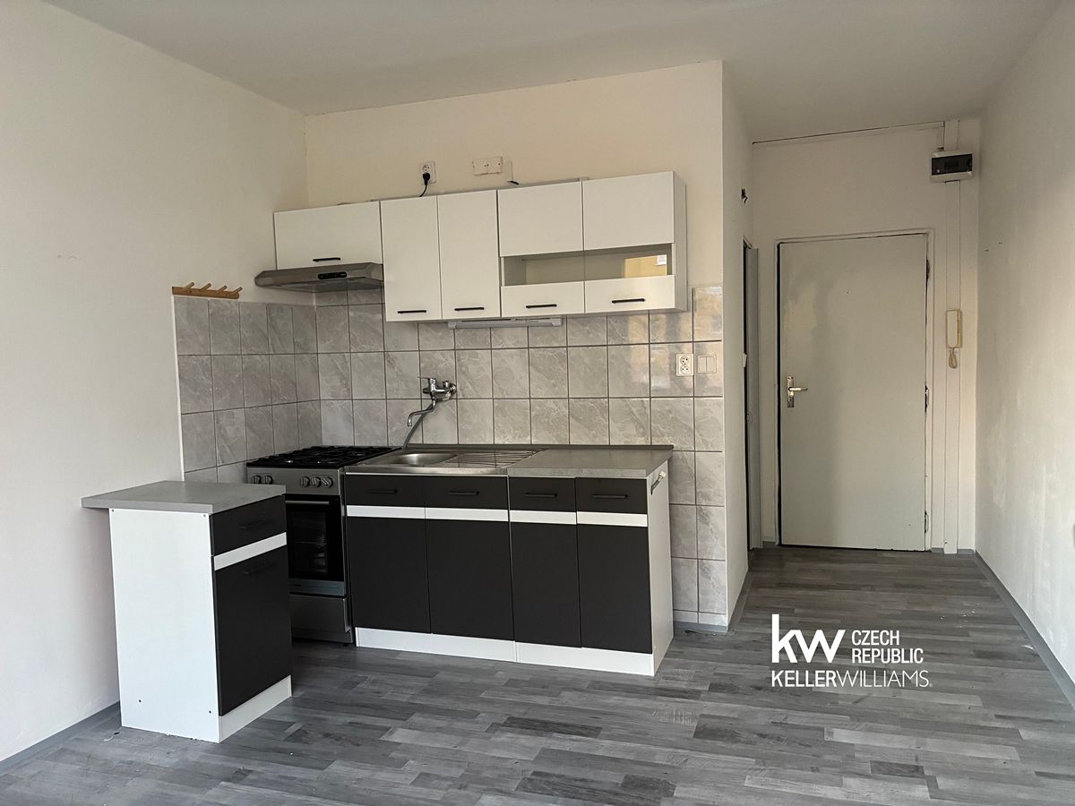 Pronájem bytu 1+1 34 m² – fotografie 2