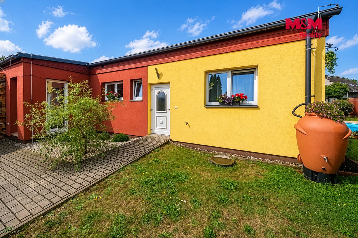 Prodej rodinného domu 100 m², pozemek 445 m² – fotografie 3
