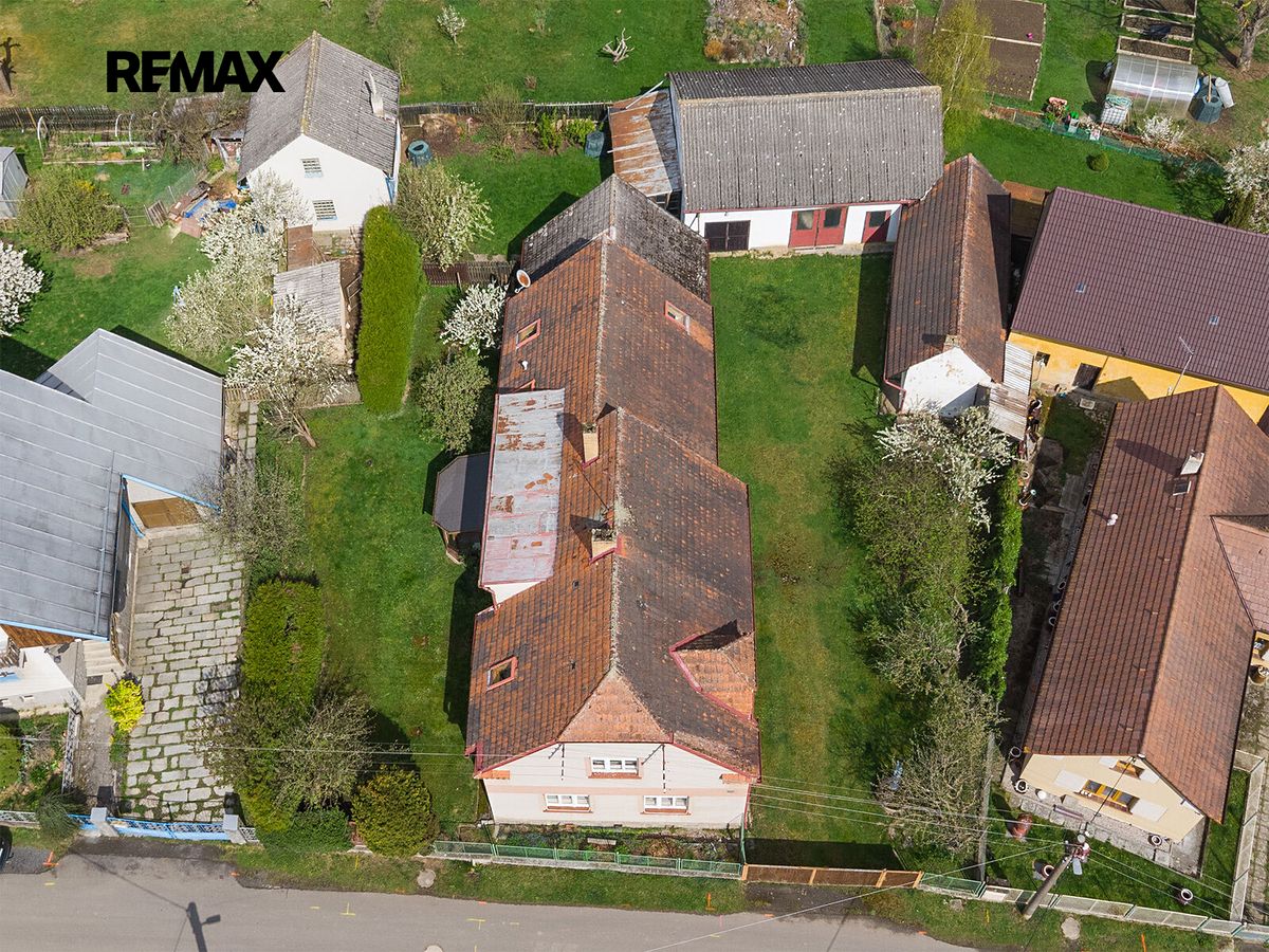 Prodej rodinného domu 240 m², pozemek 1122 m²