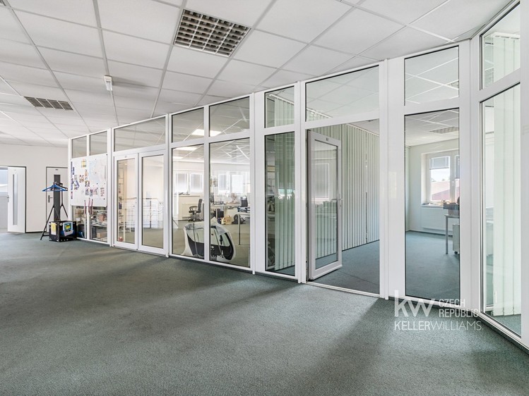 Комерційне приміщення в оренду, 700 м² (21 з 69)