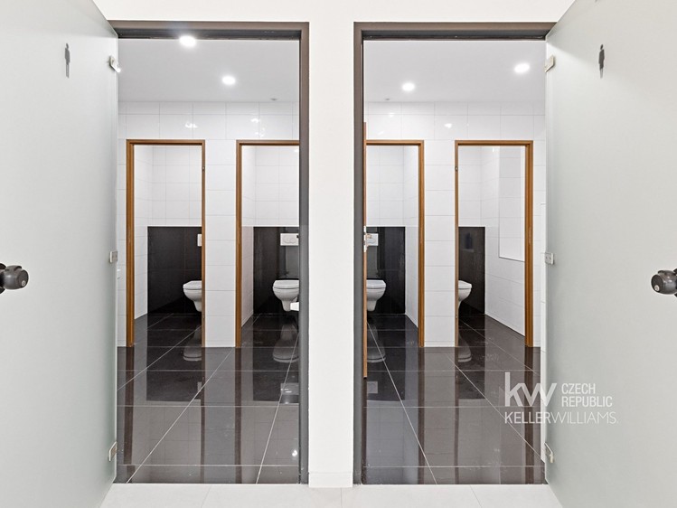 Комерційне приміщення в оренду, 1 073 м² (7 з 29)